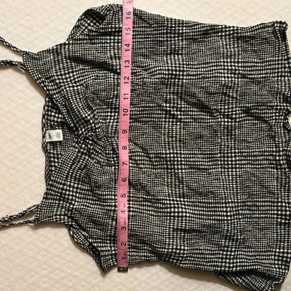 BP-Black and White Tank -Size Large - Picture 2 of 4